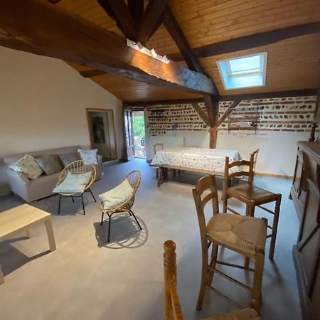 Philoufleur - Gite Restaure En Campagne Chaneins Экстерьер фото